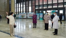柳州市人大常委会副主任刘向群一行到我院新院调研