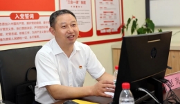 市卫生健康委党组副书记、副主任赵海同志到我院参加党支部联系点活动并上党课