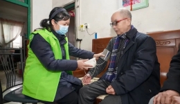 我们的节日·春节|暖冬行动送温情 宁养关爱暖人心—柳州市工人医院宁养院春节前夕走访慰问患者