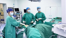 “双节”我在岗丨假期他们坚守“医”线，守护健康尽显担当