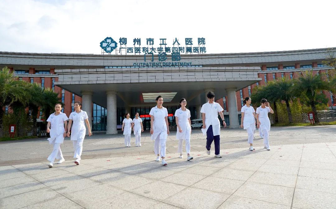 《青春工医 》 戴毓琳 摄.JPG