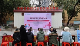 柳州日报 | 柳州市工人医院“全民健康大讲堂”走进屏山新村社区，现场精彩连连！
