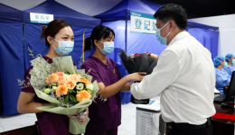 清廉工医｜院党委慰问我院火车站救人护士