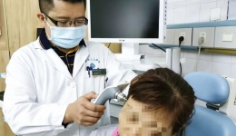 锦旗故事 | 女子突发性耳聋得康复，满怀感激送锦旗