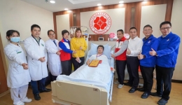 一次爱心接力，让他在11年后挽救了一名血液病患者的生命......