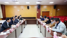 院党委书记黎荣山一行赴融安县中医医院调研