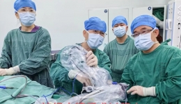 听力下降竟是“脑瘤”，工医专家精准切瘤保住患者“脸面”