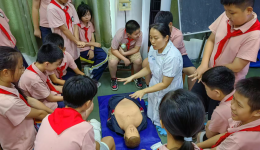 柳州市工人医院心血管内科护理团队心肺复苏科普进校园活动成功举办